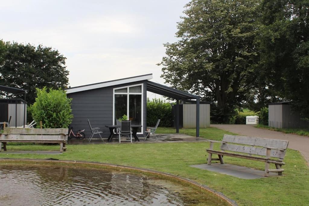 Vakantiehuis Met Vijverzicht Lathum Exteriör bild