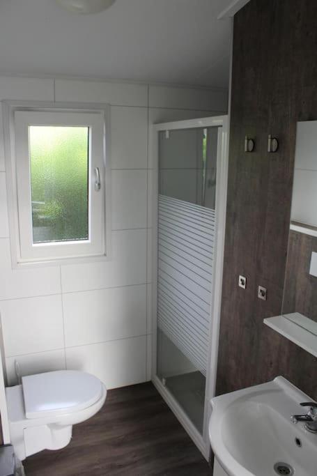 Vakantiehuis Met Vijverzicht Lathum Exteriör bild