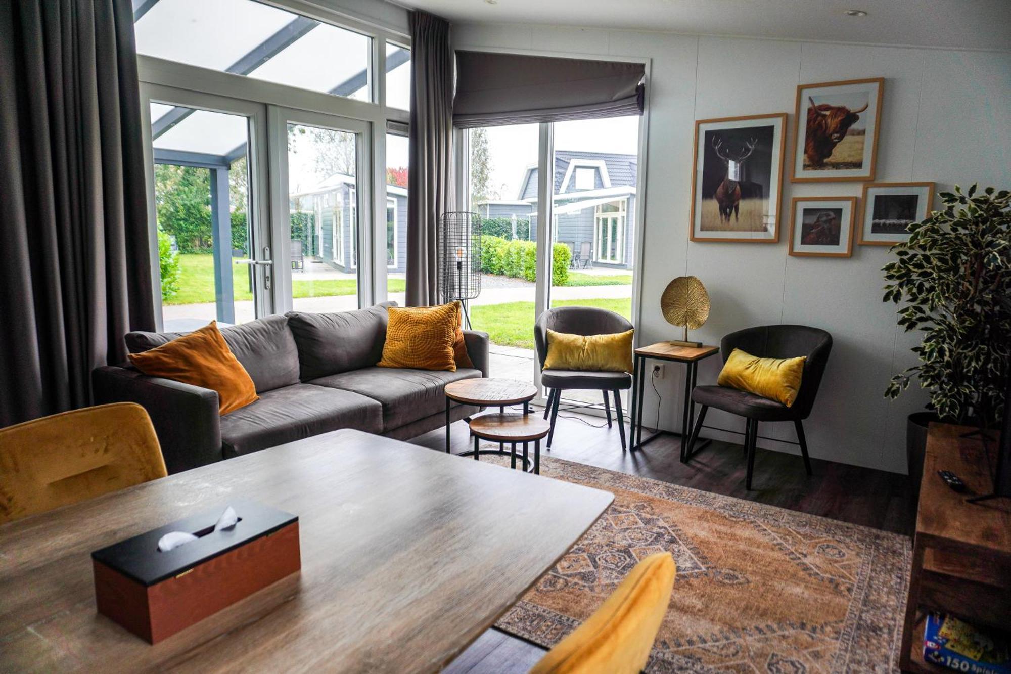 Vakantiehuis Met Vijverzicht Lathum Exteriör bild