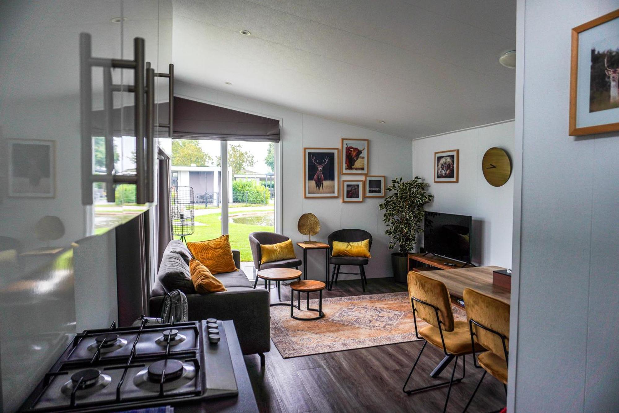 Vakantiehuis Met Vijverzicht Lathum Exteriör bild