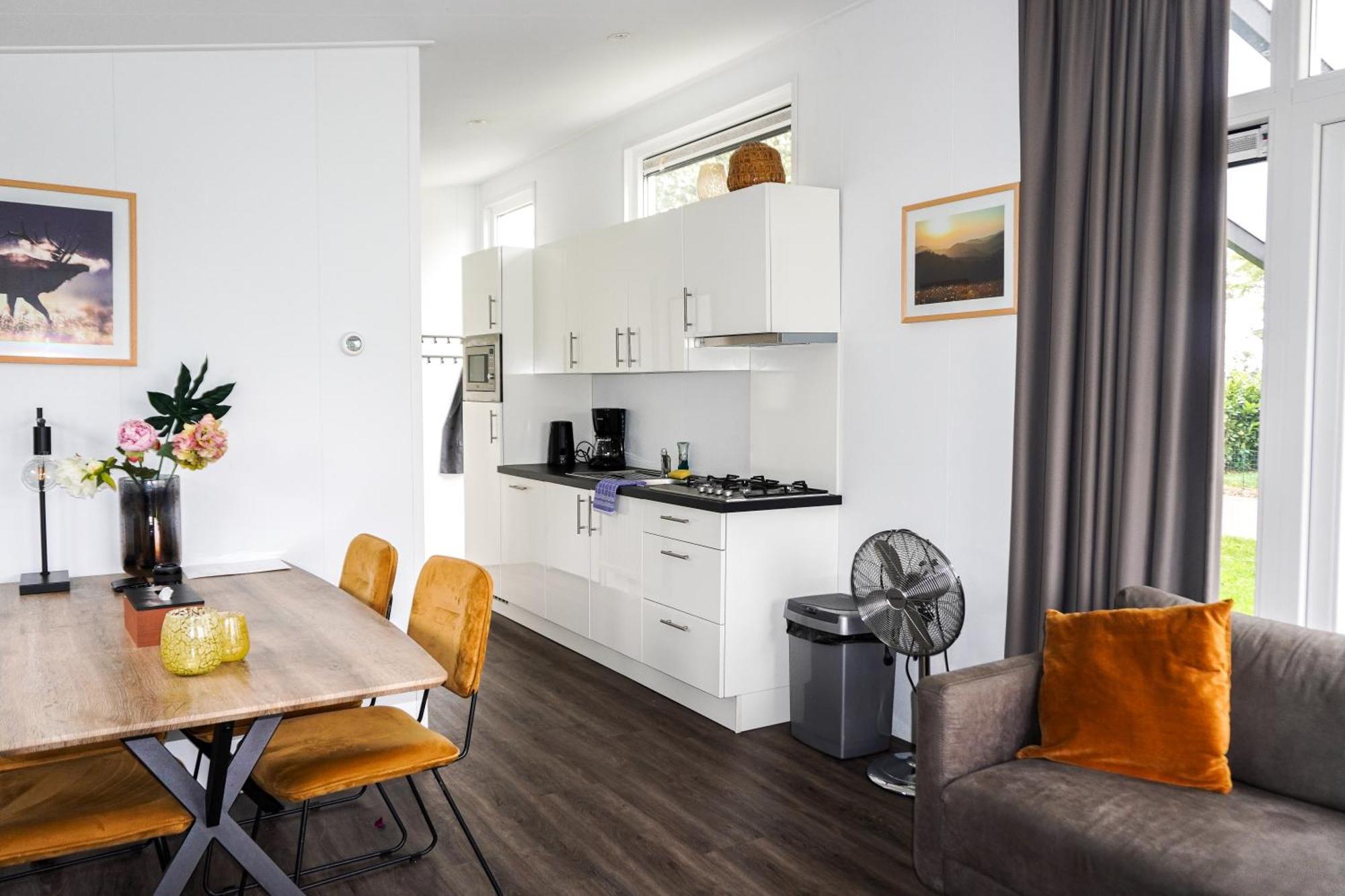 Vakantiehuis Met Vijverzicht Lathum Exteriör bild