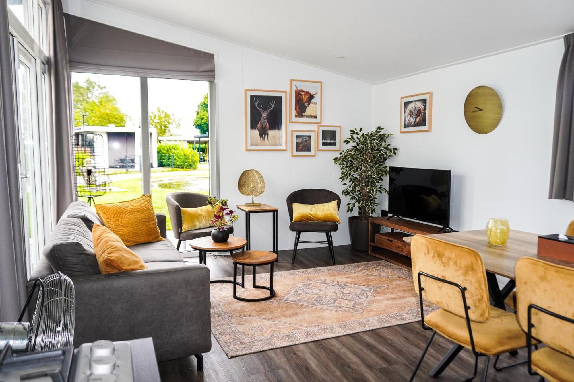 Vakantiehuis Met Vijverzicht Lathum Exteriör bild